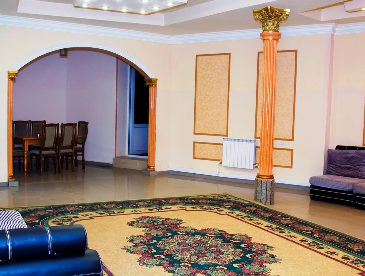 Aratta Hotel Argavand Exteriér fotografie