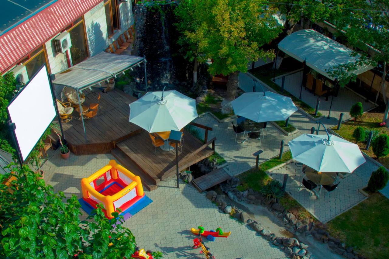 Aratta Hotel Argavand Exteriér fotografie