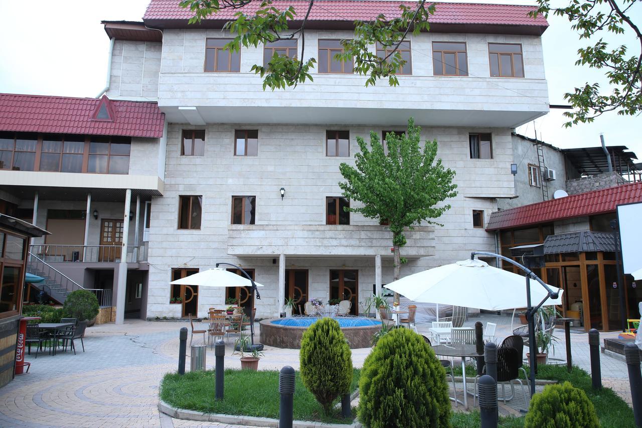 Aratta Hotel Argavand Exteriér fotografie